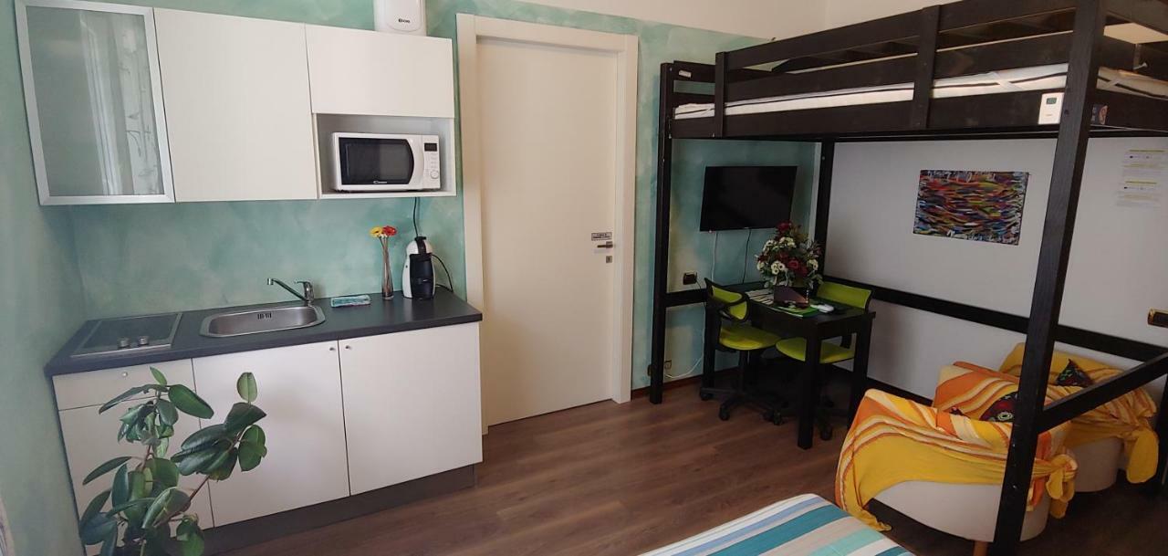 Affittacamere Valchiavenna - Foresteria Lombarda Con Parcheggio Privato Sul Posto! Apprezzata Gestione Familiare Dal 2012, Qualita-Prezzo Top! "Guest-House With Private Parking On Site! Appreciated Family Management Since 2012, Quality-Price Top!" Bagian luar foto