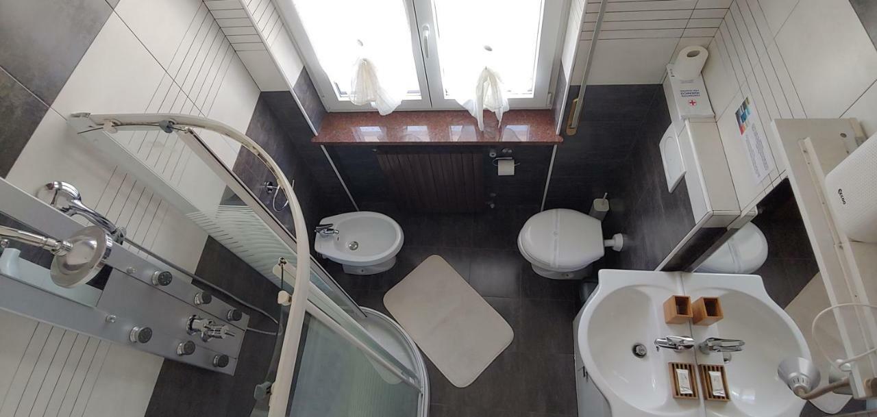 Affittacamere Valchiavenna - Foresteria Lombarda Con Parcheggio Privato Sul Posto! Apprezzata Gestione Familiare Dal 2012, Qualita-Prezzo Top! "Guest-House With Private Parking On Site! Appreciated Family Management Since 2012, Quality-Price Top!" Bagian luar foto